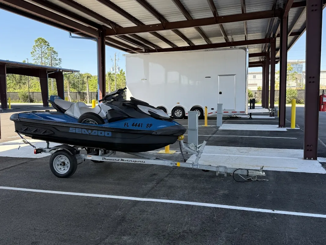 Luxe Covered RV & Boat Storage